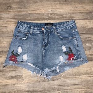 Shorts!! Flower detail